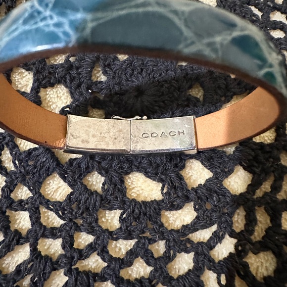 Coach leather bracelet with silver detail and clasp - Picture 3 of 4